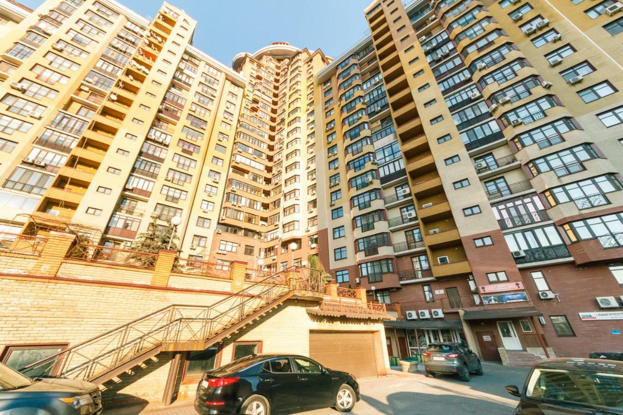 3 Комнатные Апартаменты В Центре Печерска Kiew Exterior foto